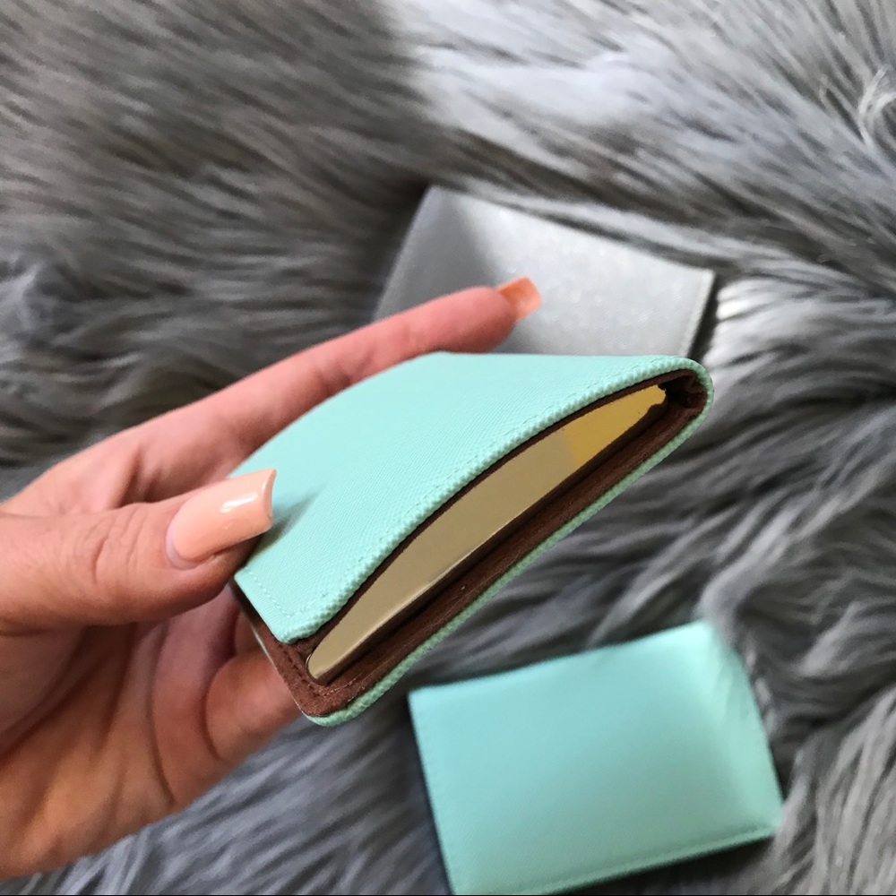 NWT 💎 Sophisticated slim structured cardholder - Picture 3 of 5
